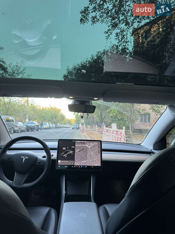 Tesla Model 3 2019