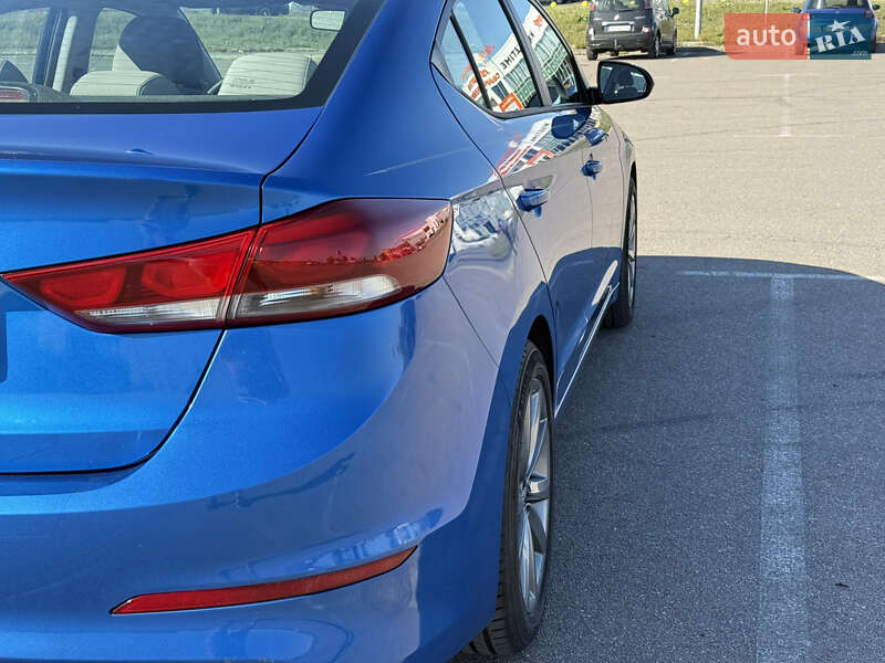 Hyundai Elantra 2016