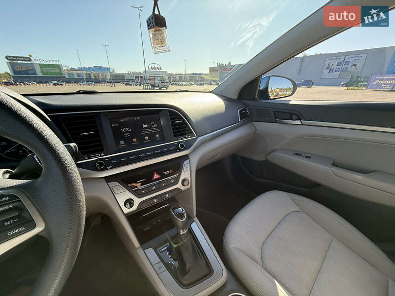 Hyundai Elantra 2016