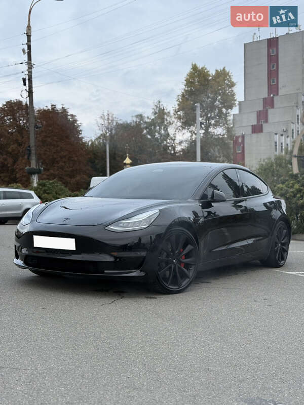 Tesla Model 3 2020