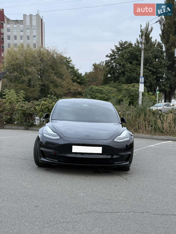 Tesla Model 3 2020