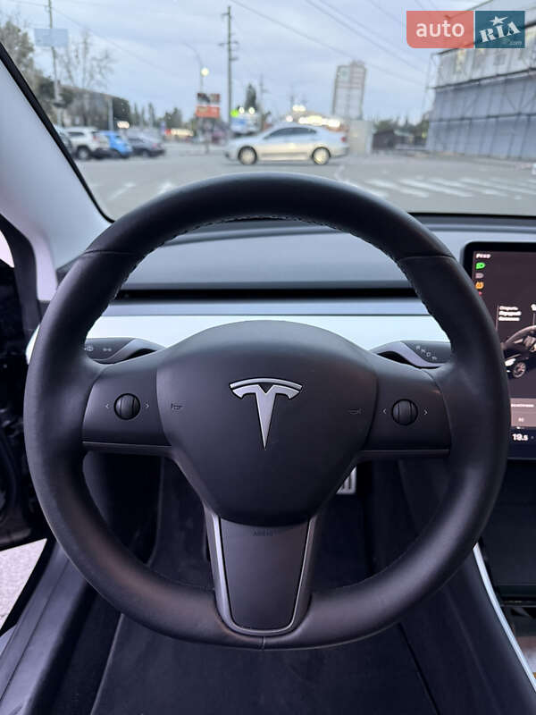Tesla Model 3 2020