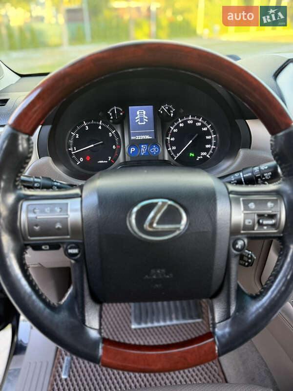 Lexus-18