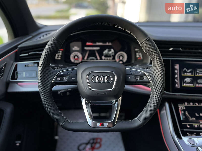 Audi-0