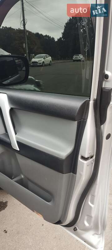 Toyota Land Cruiser Prado 2012