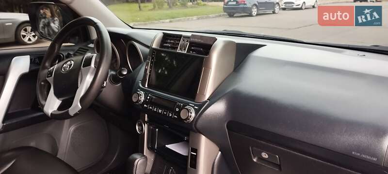 Toyota Land Cruiser Prado 2012