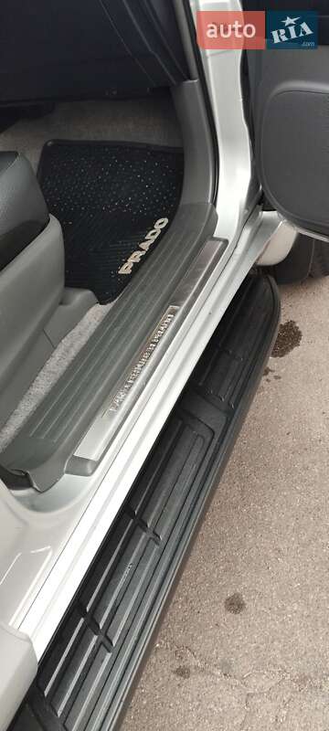 Toyota Land Cruiser Prado 2012