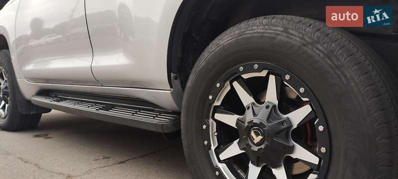 Toyota Land Cruiser Prado 2012