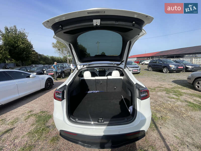 Tesla Model Y 2022