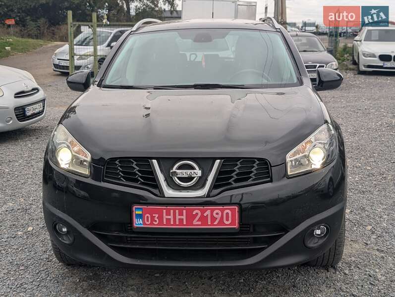 Nissan Qashqai+2 2010
