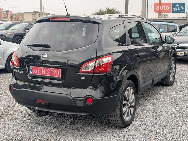Nissan Qashqai+2 2010