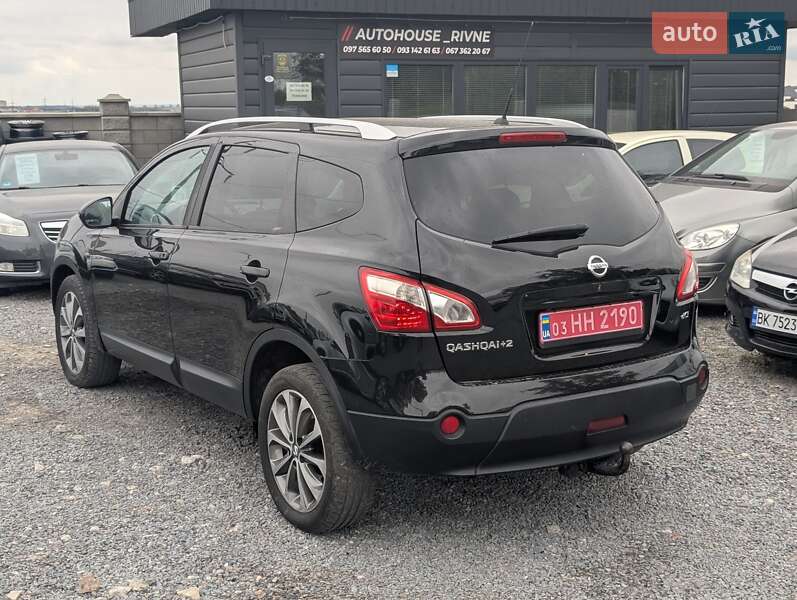 Nissan Qashqai+2 2010