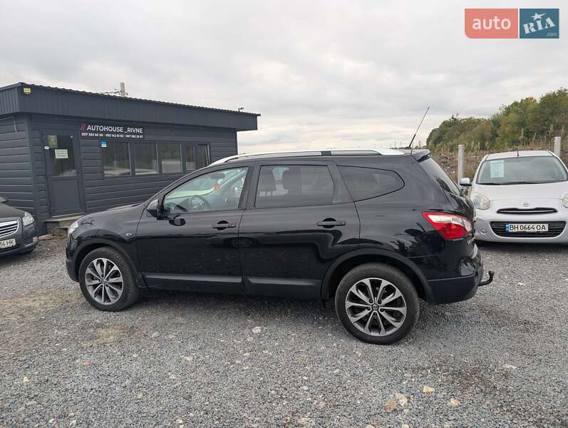 Nissan Qashqai+2 2010