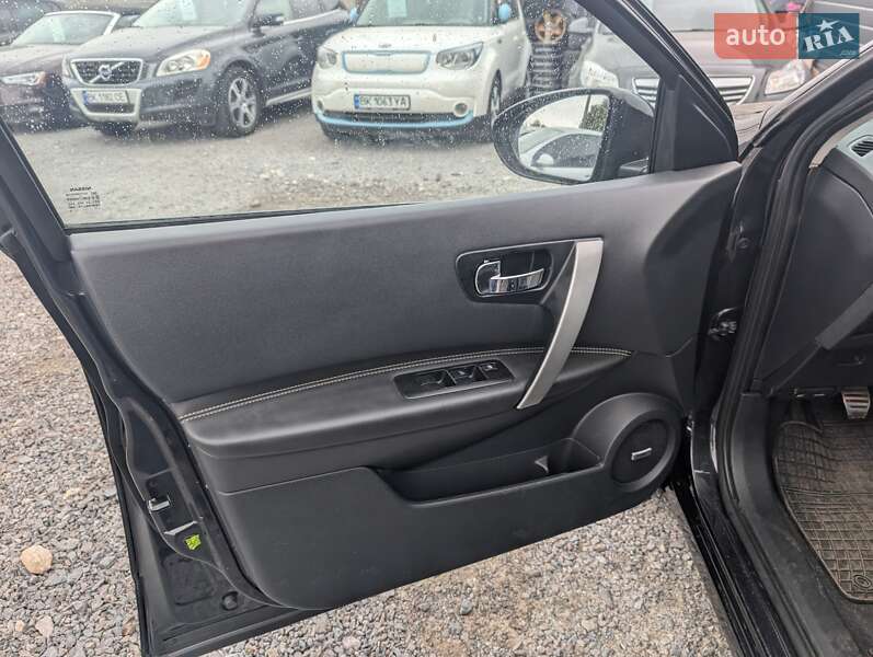 Nissan Qashqai+2 2010