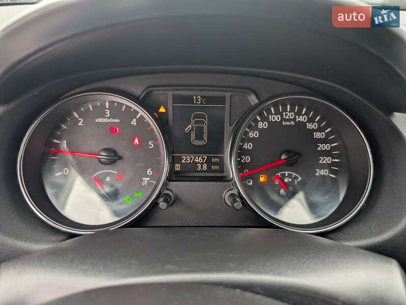 Nissan Qashqai+2 2010