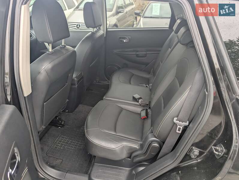 Nissan Qashqai+2 2010