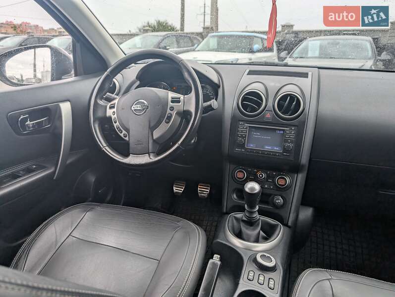 Nissan Qashqai+2 2010