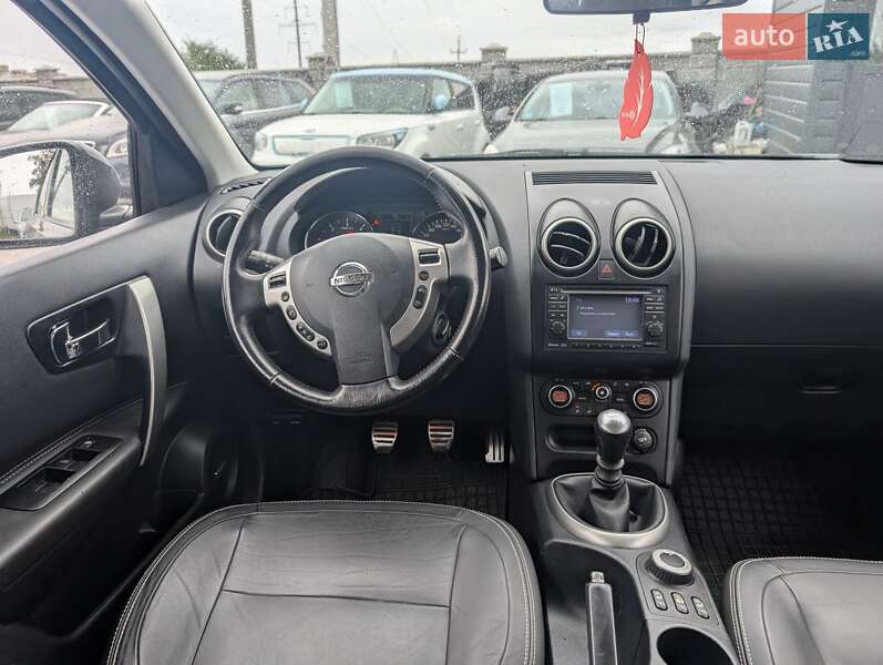 Nissan Qashqai+2 2010