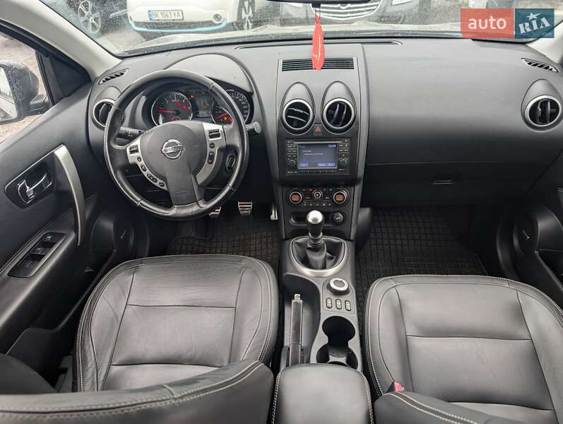 Nissan Qashqai+2 2010