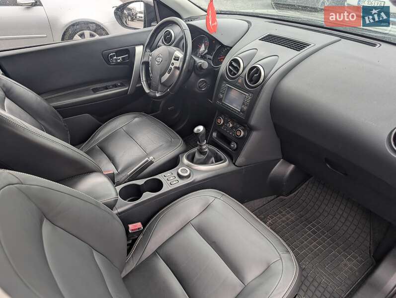 Nissan Qashqai+2 2010