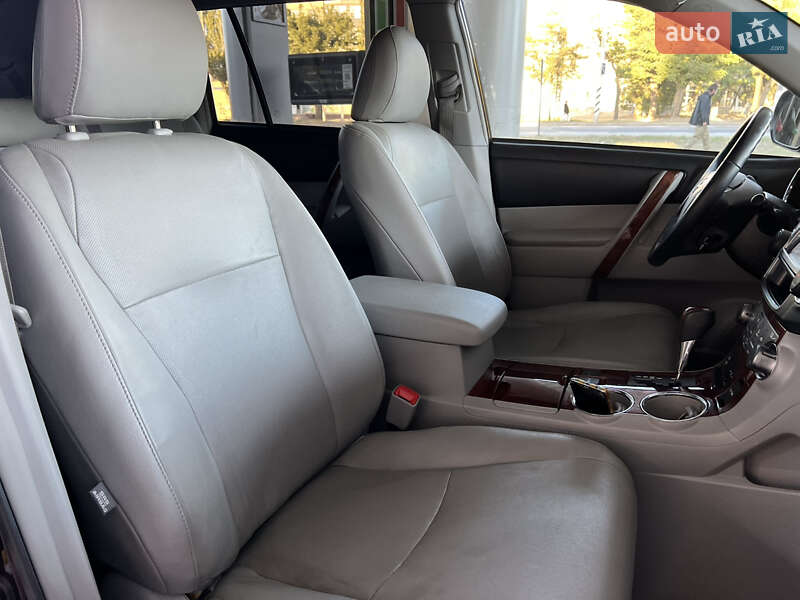 Toyota Highlander 2013