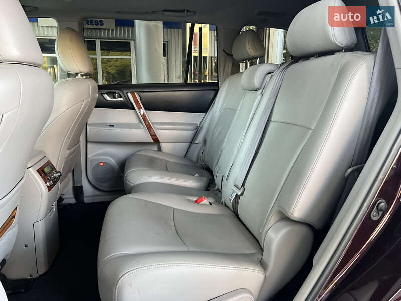 Toyota Highlander 2013