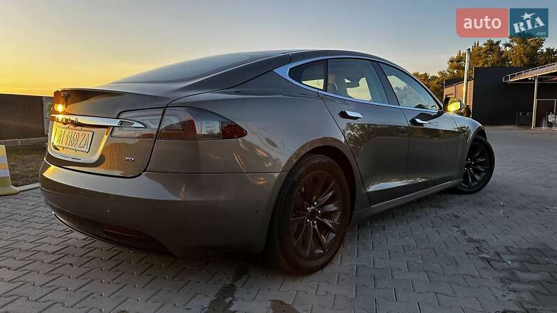 Tesla-10
