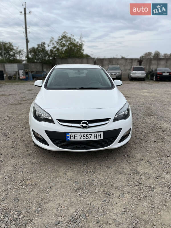 Opel Astra 2014