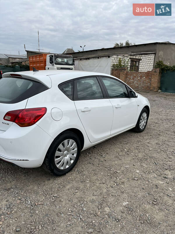 Opel Astra 2014