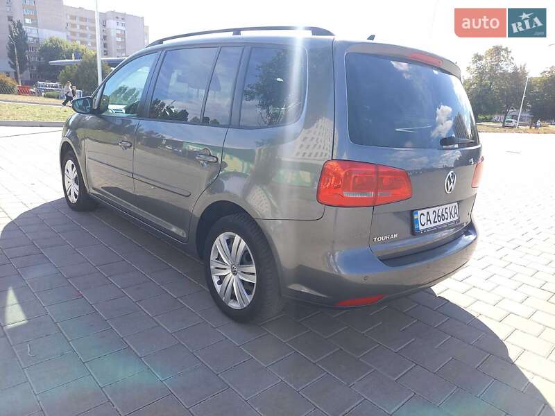 Volkswagen Touran 2011