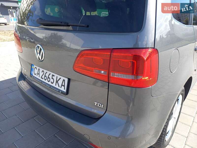 Volkswagen Touran 2011