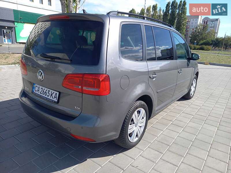 Volkswagen Touran 2011