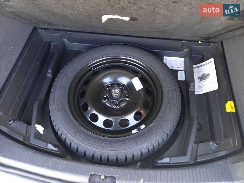 Volkswagen Touran 2011