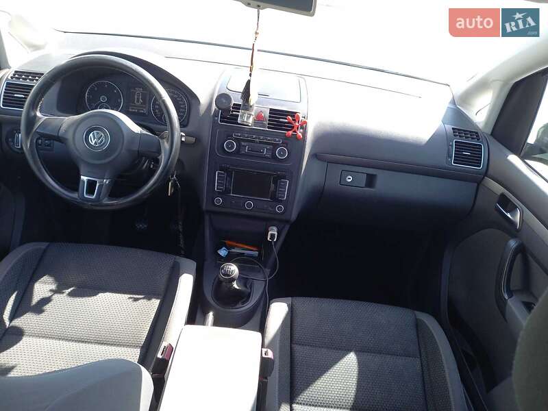 Volkswagen Touran 2011