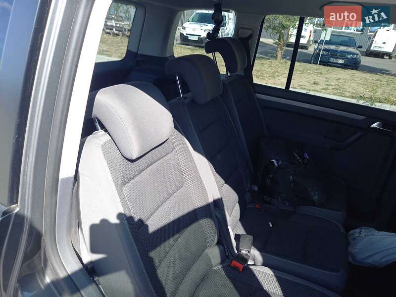 Volkswagen Touran 2011