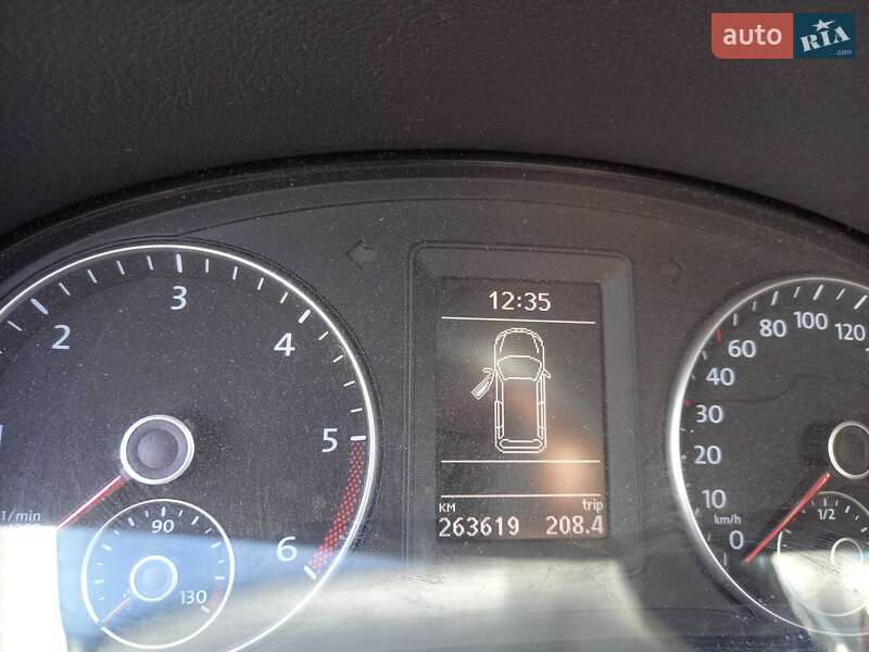 Volkswagen Touran 2011