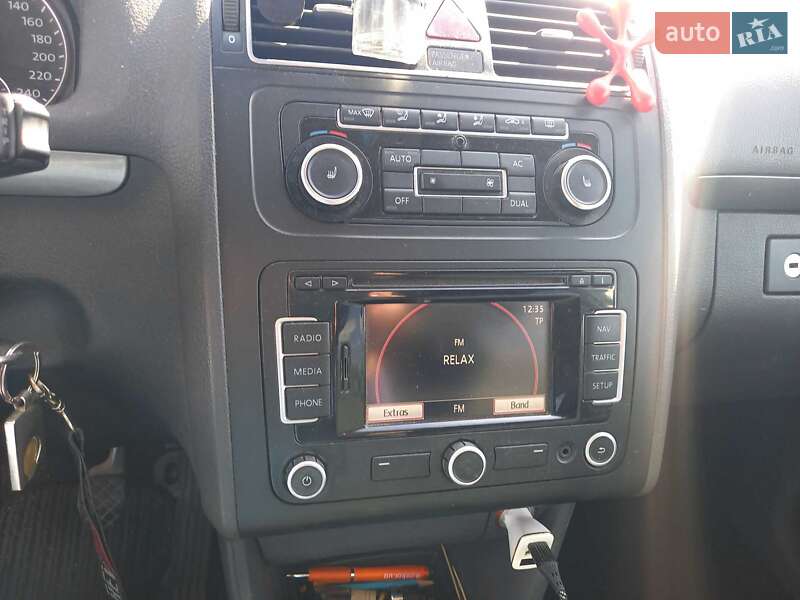 Volkswagen Touran 2011