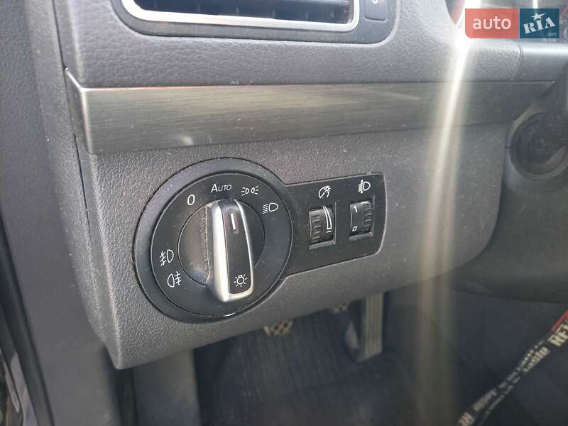 Volkswagen Touran 2011