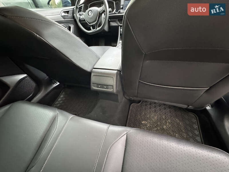 Volkswagen Jetta 2019