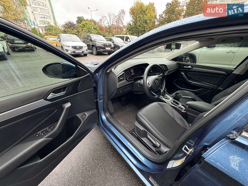 Volkswagen Jetta 2019