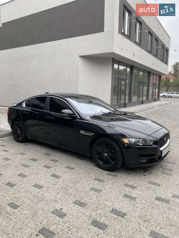 Jaguar XE 2016
