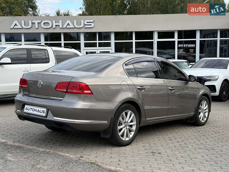 Volkswagen Passat 2011