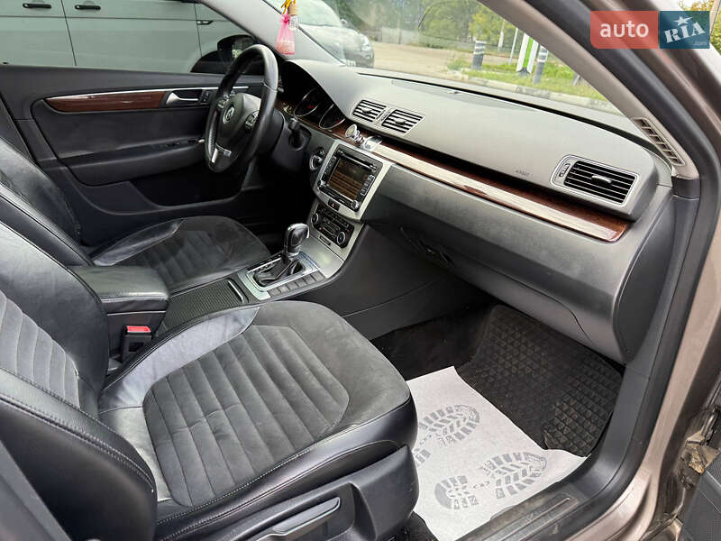 Volkswagen Passat 2011