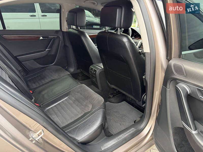 Volkswagen Passat 2011