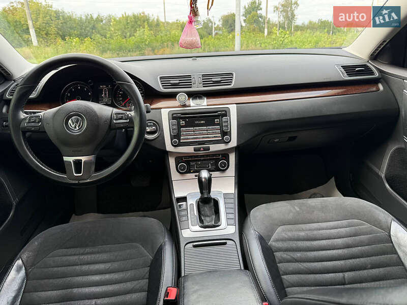 Volkswagen Passat 2011