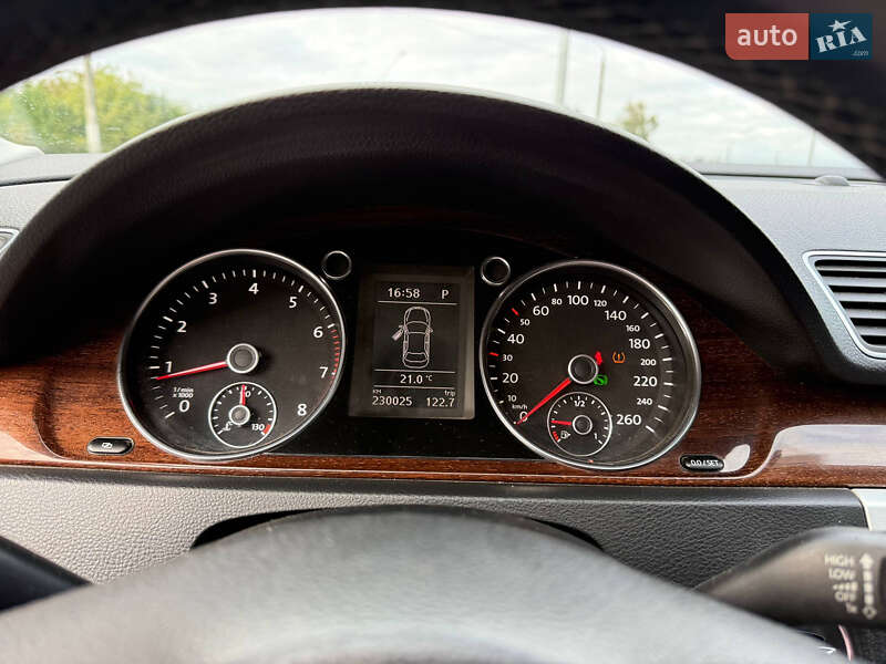 Volkswagen Passat 2011