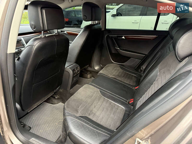 Volkswagen Passat 2011