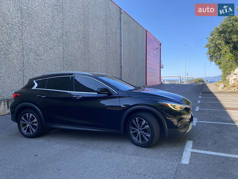 Infiniti QX30 2016
