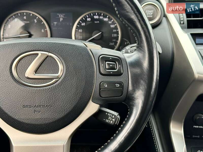 Lexus-26