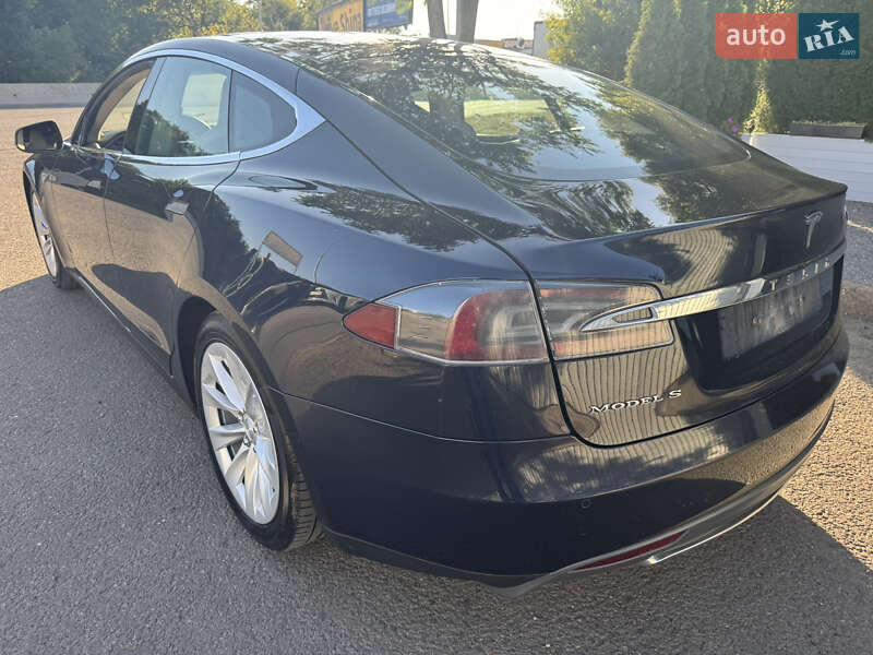 Tesla Model S 2013